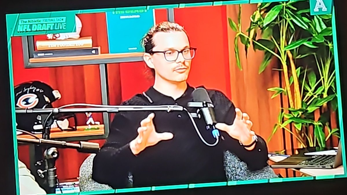 Press Cover tweet media