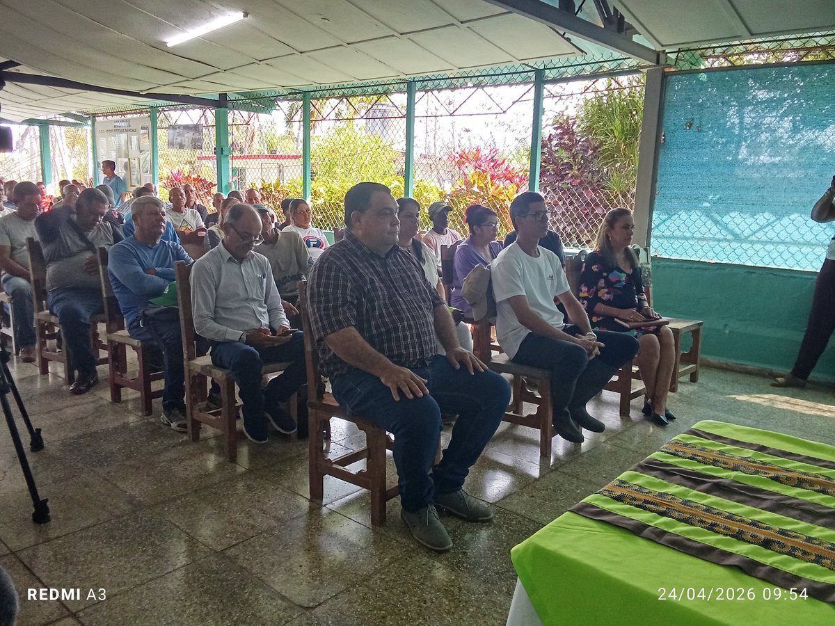 Los campesinos de la CCS Arides Estévez en el municipio Playa , reafirmaron los principios irrenunciables, no negociables, de soberanía e independencia con #MiFirmaPorLaPatria.

¡El pueblo cubano vencerá cualquier obstáculo imperial!