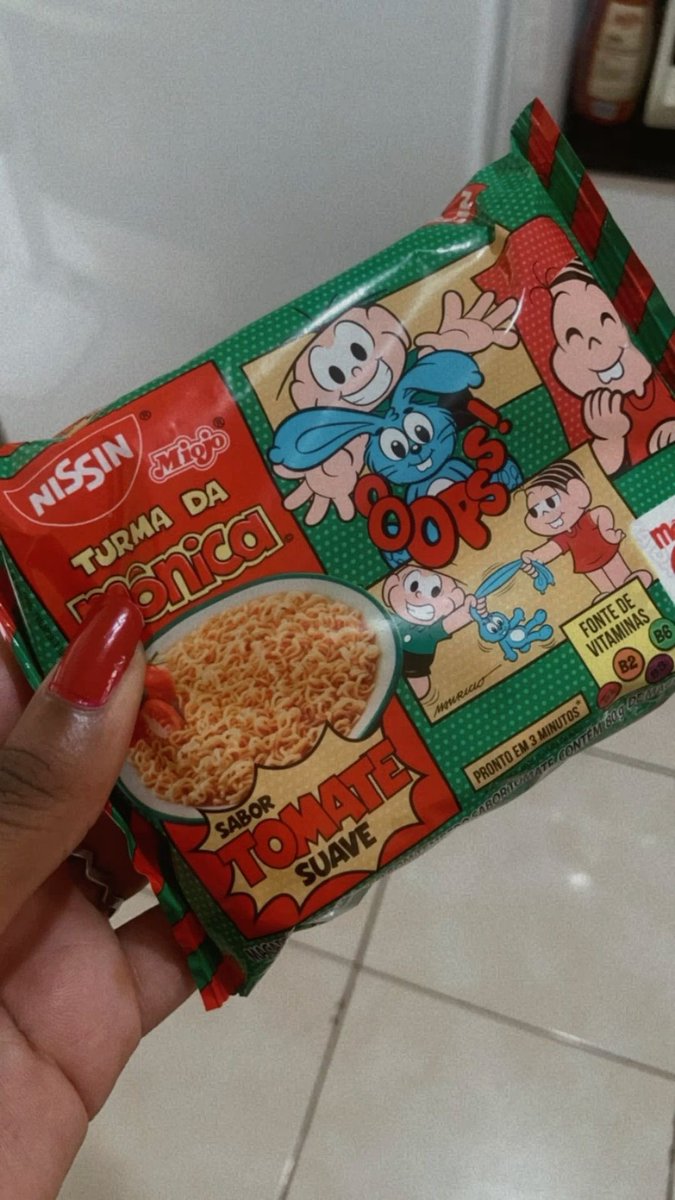 esse é o único miojo saudável! pois todos sabemos que são produzidos com os tomates colhidos diretamente da horta do Chico Bento 🥲🍅