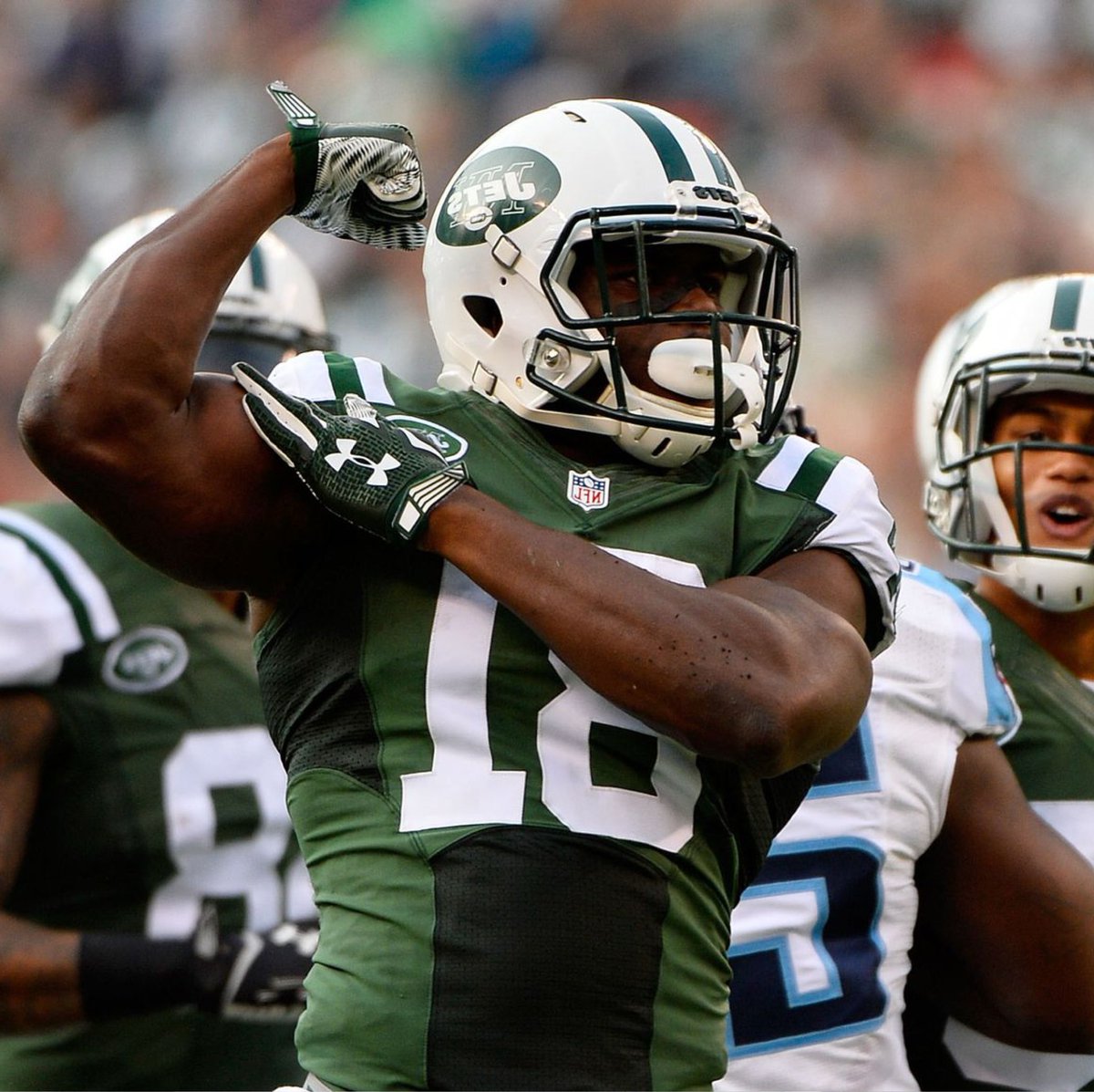 RocTheJetsFan's tweet image. Here’s an early look at what #Jets rookie @KenyonSadiq will look like in #18