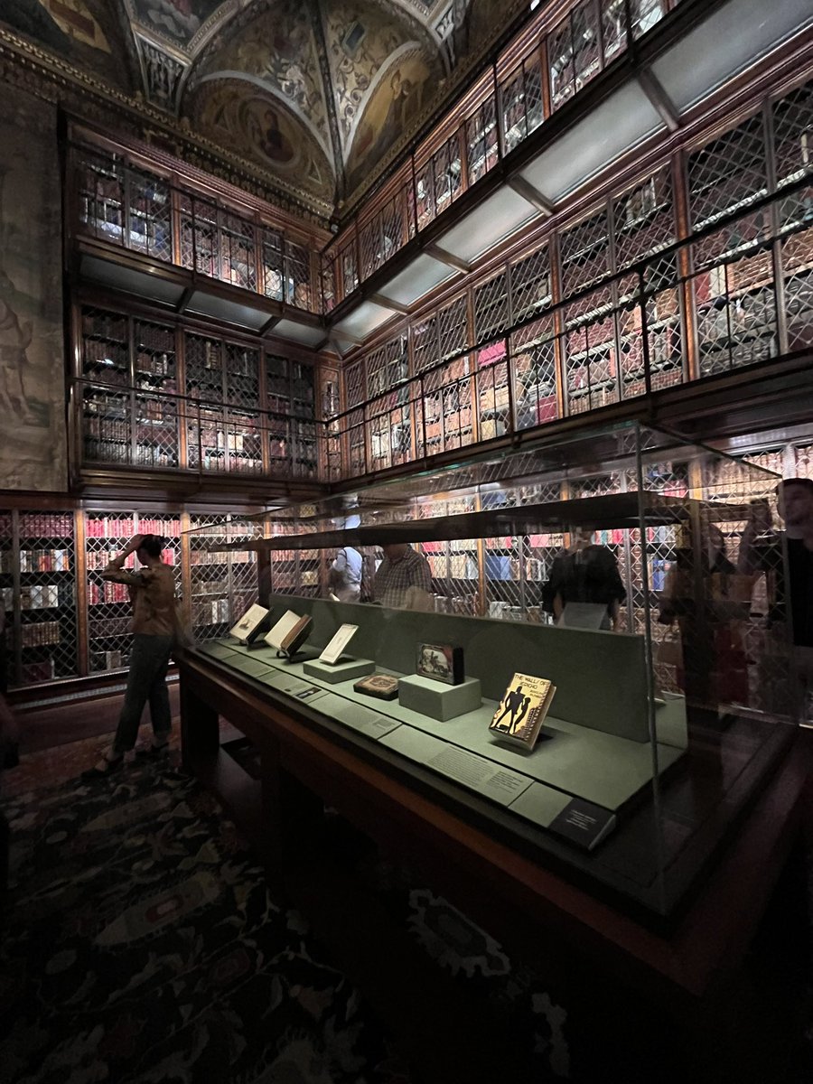 AtourDuMonde's tweet image. First stop The Morgan Library &amp;amp; Museum, here at the East room the best Library ever  #NYC #NYCTrip #manhattan #travel #books #Library #librarygoals 4/4
