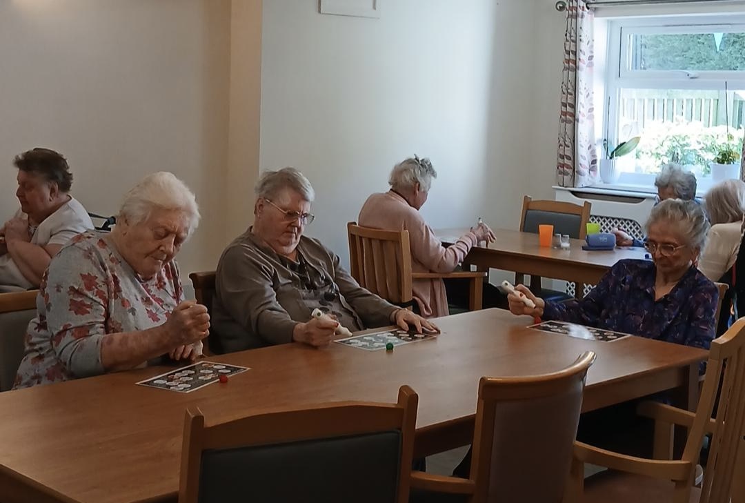 WillowdaleRH's tweet image. Eyes down for our weekly bingo session! The residents look forward to this all week #Bingo #FunAndGames #Competitive