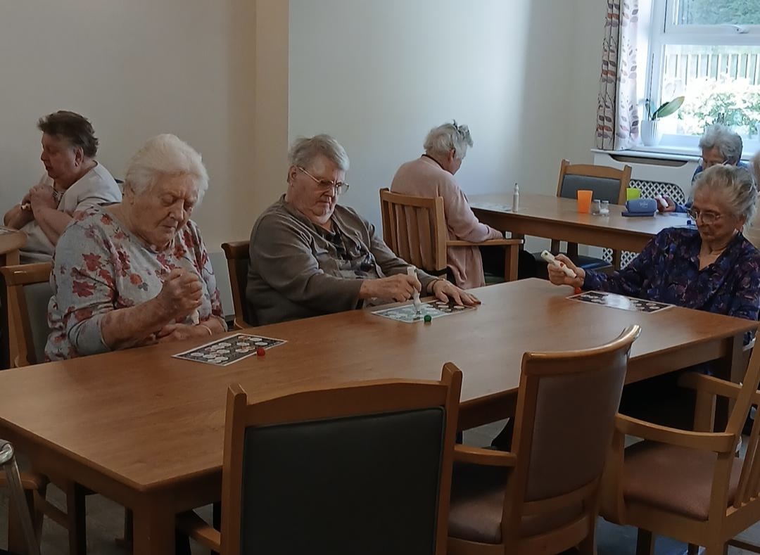 WillowdaleRH's tweet image. Eyes down for our weekly bingo session! The residents look forward to this all week #Bingo #FunAndGames #Competitive
