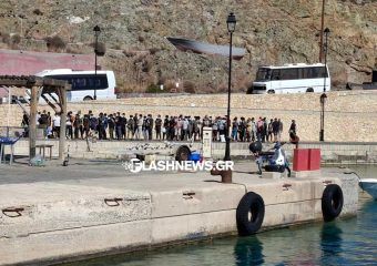 Σημερινές καραβιές στην Κρήτη 
Αυτοί εχουν δικαίωμα να εισβάλουν στη χώρα  σου πατριώτη 
Εσύ δεν έχεις δικαίωμα να τους διώξεις 
Σε αυτούς  δικαιολογούνται τα πάντα 
Σε σένα απαγορεύεται να υπερασπιστείς την Θεμελιώδη Αρχή
«Η Ελλάδα ανήκει στους Έλληνες και μόνο»