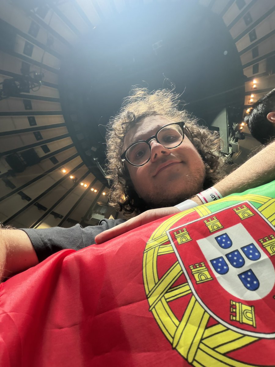 gonçalo 🌙 DEMI DAY tweet media