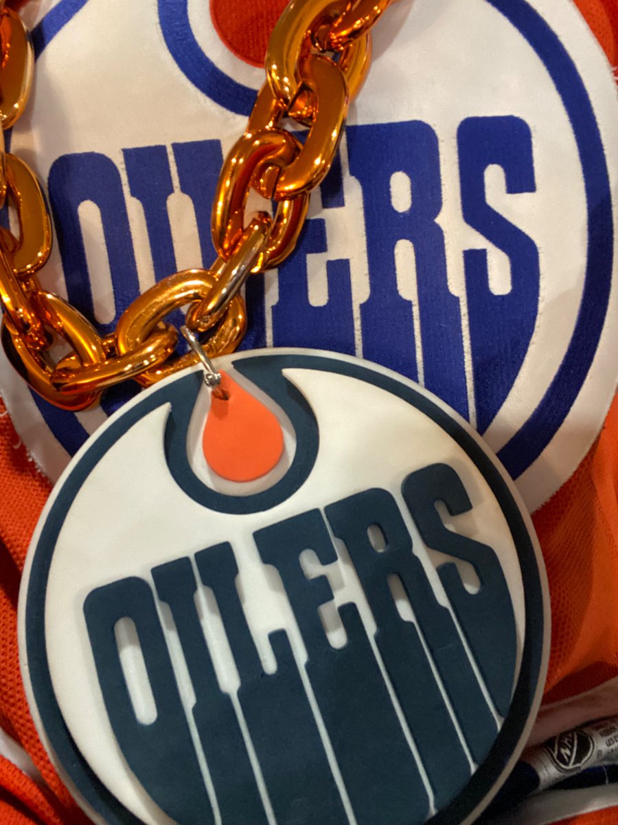 SarahRyanYEG's tweet image. Hey #yeg - spread the word so people don't head DT not knowing. @IceDistrict Plaza #Oilers watch party is cancelled due to strong winds tonight. Fan Park is still on, as is @RogersPlace $10 ticketed event. #yegwx