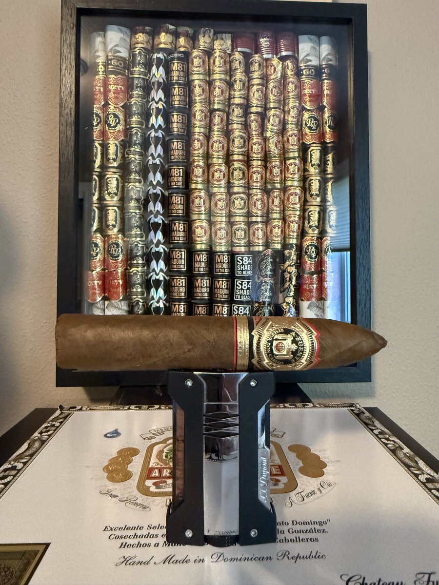 LarKo56 tweet media