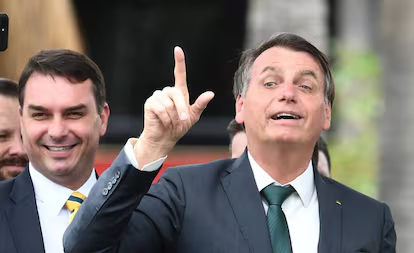 Jair Bolsonaro sempre afirmou que sua chegada à Presidência não foi apenas uma decisão política, mas um propósito maior, uma escolha de Deus para um tempo de luta e transformação.
Para ele, liberdade nunca foi um detalhe, mas um princípio que exige força, coragem e resiliência