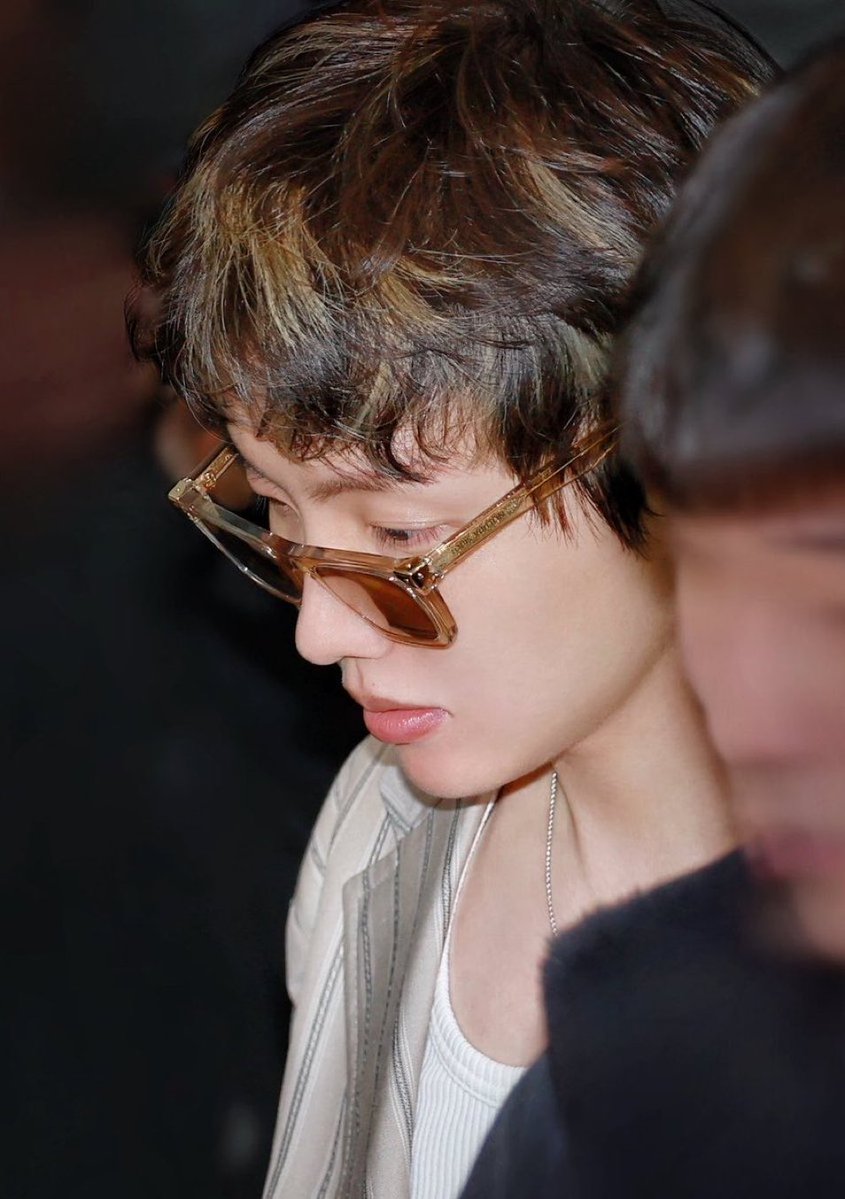 من صوره ذي تقدر تطلع أبيات شعر بس لخشمه