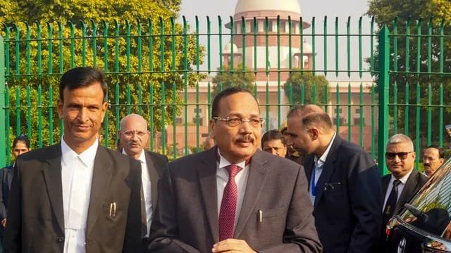 NewsAlgebraIND's tweet photo. BIG NEWS 🚨 Supreme Court expresses satisfaction that Bengal 1st phase polls were peaceful.

Court also praises record voter turnout of around 92 per cent in 1st phase.

CJI SURYAKANT : "As a citizen of India, I am very happy to see the voting percentage. When people exercise their right to vote, it strengthens our democratic system"