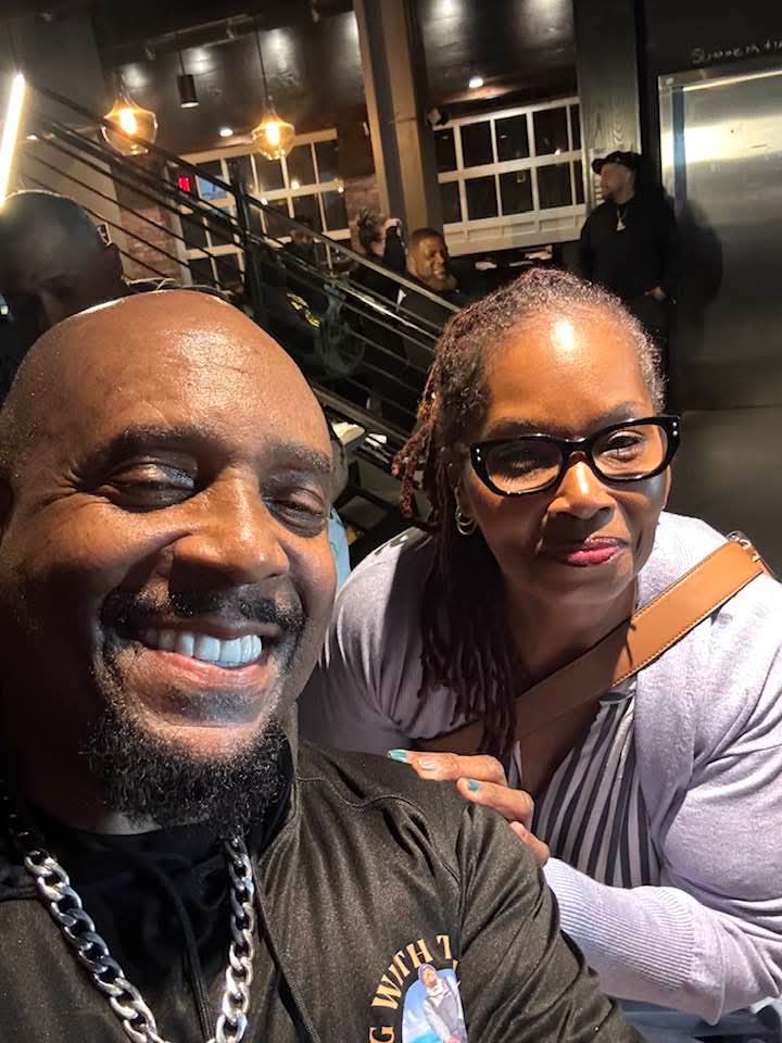 StLouisAmerican's tweet image. '90s baby nostalgia'

🖋 Delores Shante | The St. Louis American
📸 Courtesy photos

#stlamerican #stlnews #stlouis #Y2K #STLMusic #BlackPromotersCollective #STLEntertainment stlamerican.com/arts-and-enter…