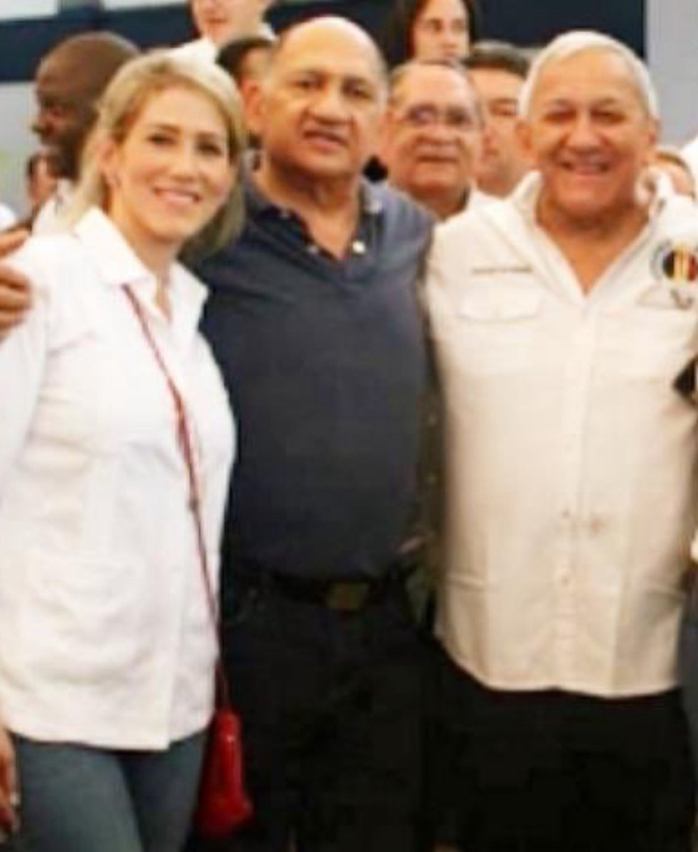 Por cierto… Ya le dijeron Chavista a Guarequena Gutiérrez? Hija del chavista Bernabé Gutiérrez. Quien fungió como encargada diplomática (Sin poseer credenciales ni currículum para ello) en tiempos del interinato de Guaidó y del que se presume obtuvo de ello propiedades en Chile