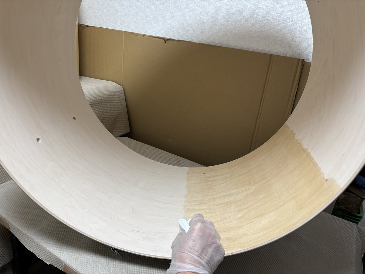 riddim61's tweet photo. Custom Order. Maple 10ply / 28"x16" BD (大太鼓)_シェル内面の塗装スタート！
#維新勤王隊　#北海道神宮
#shimamura_sapporoparco 
#riddim_customdrums https://t.co/RWQiOcWrEx