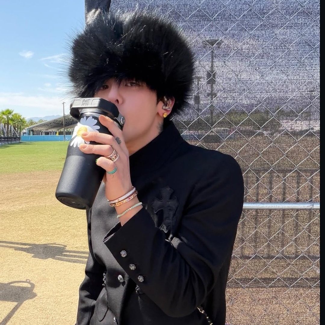 choi subong 🌙is in ANOTHER DIMENSION tweet media