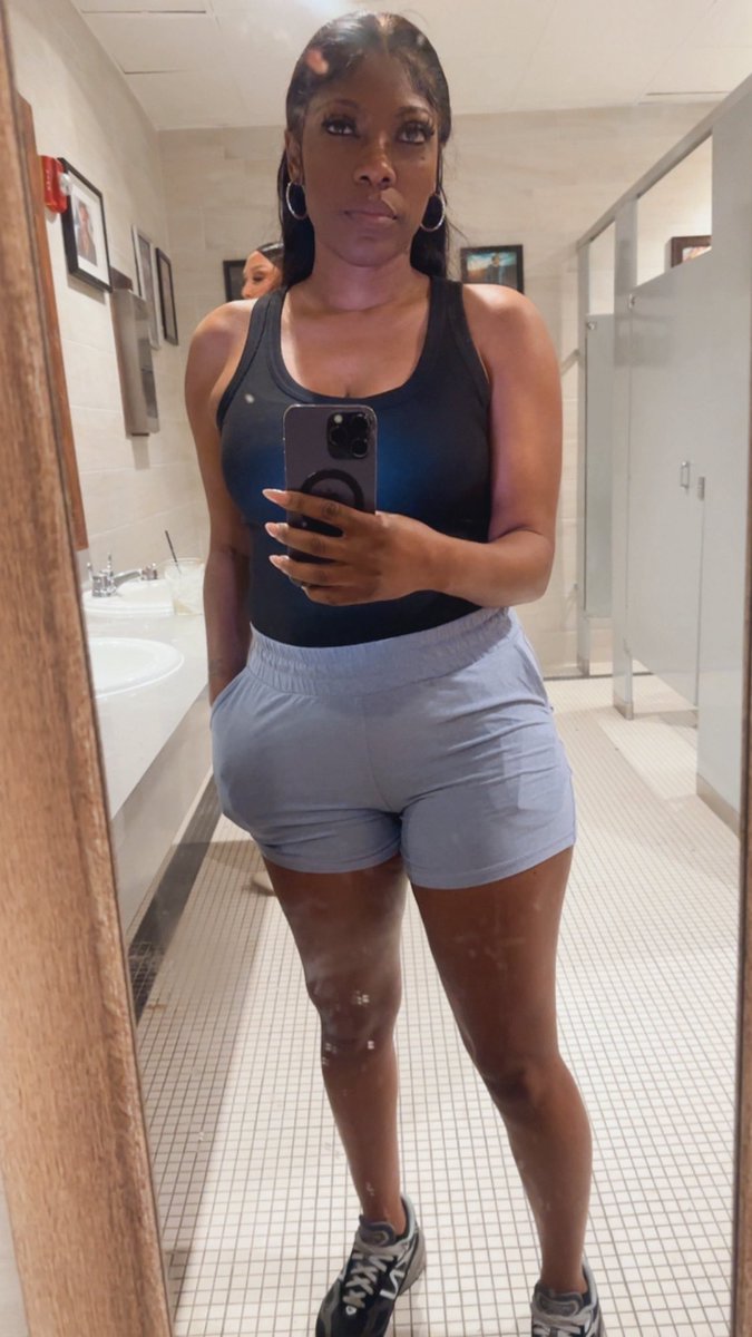 NiqNiq♈️ tweet media