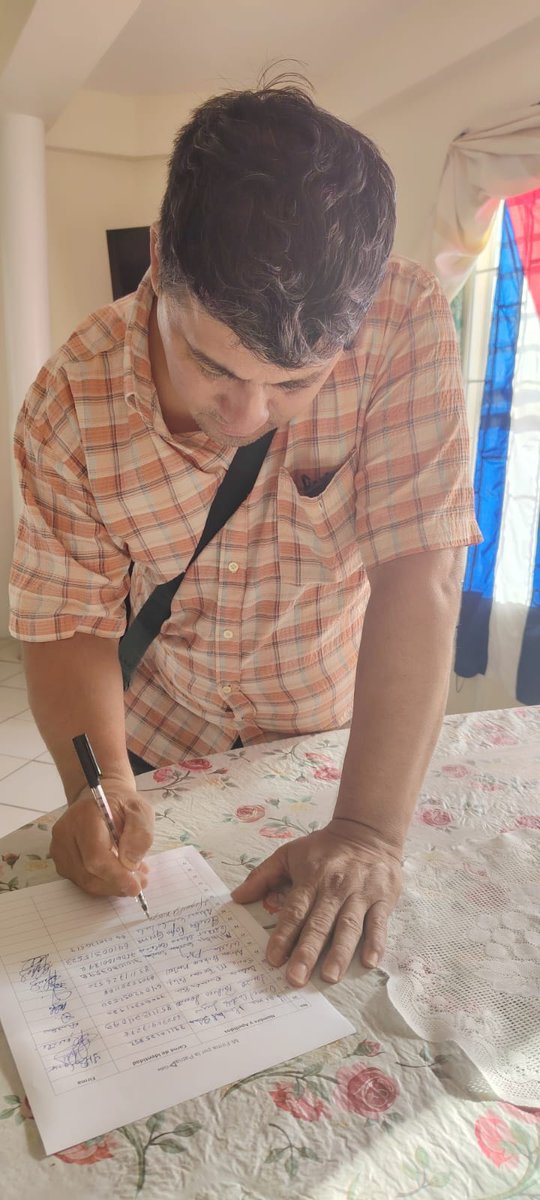 Nos llegó el día!!!, en la brigada médica en Grenada,después  de la jornada labora , cada miembro de la misma, rubricó su firma como muestra de nuestro apoyo irrestricto a la defensa de la patria. #EmbaCubaGrnada, #CubaCoooperaGrenada.