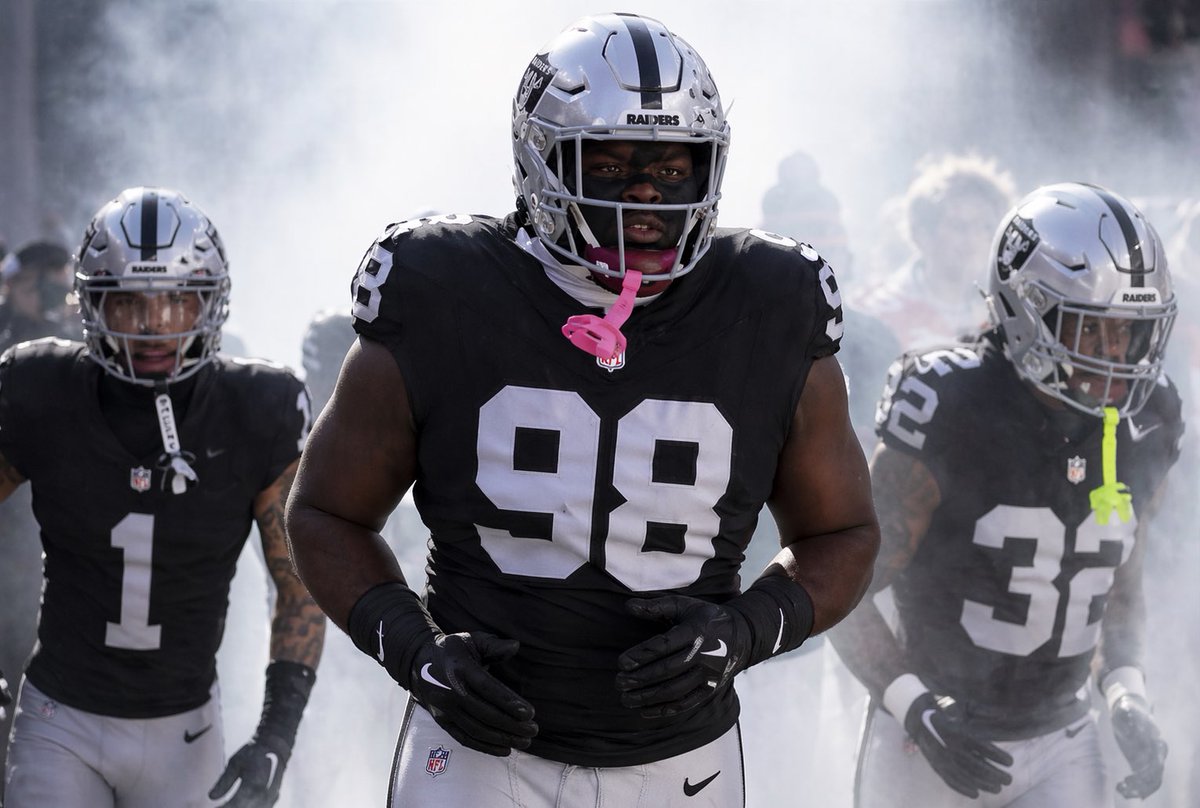 Raider_Realist's tweet photo. Football always be a big man’s game. The more talented big men you have the more success you will have. Make the pick. #Raiders #RaiderNation https://t.co/I7tv9YBETb