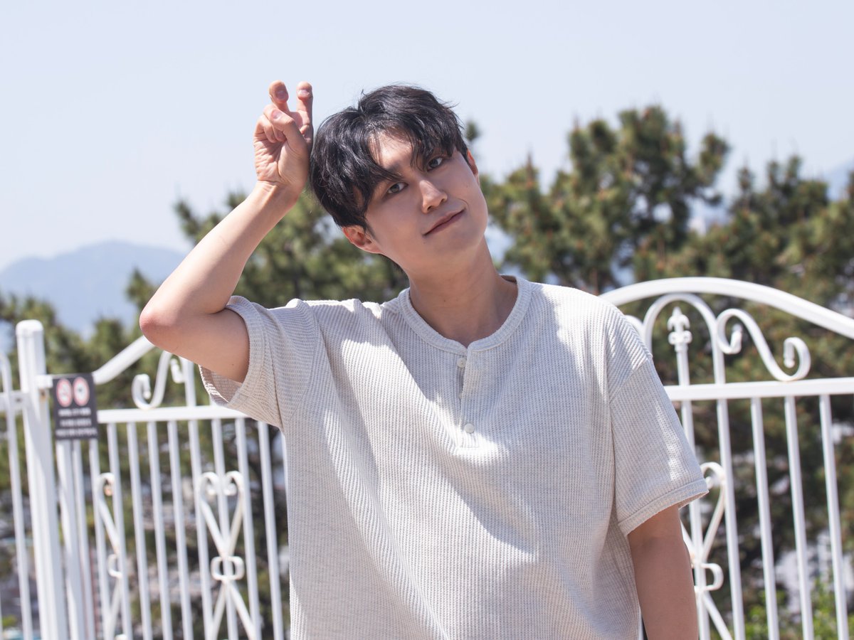 1KM_PIC's tweet photo. 260424 11:00
페이크북 퇴근길
앙상블 | 이지혁 배우

날씨가 너무 좋았던🥰 https://t.co/ErBVNlkOKT