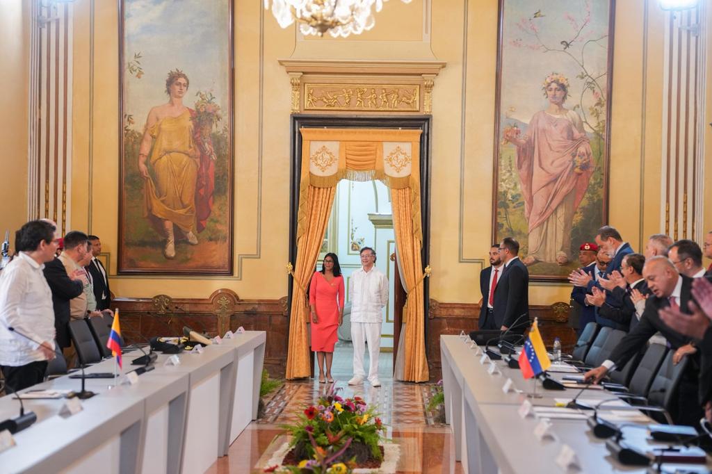 Gustavo Petro tweet media