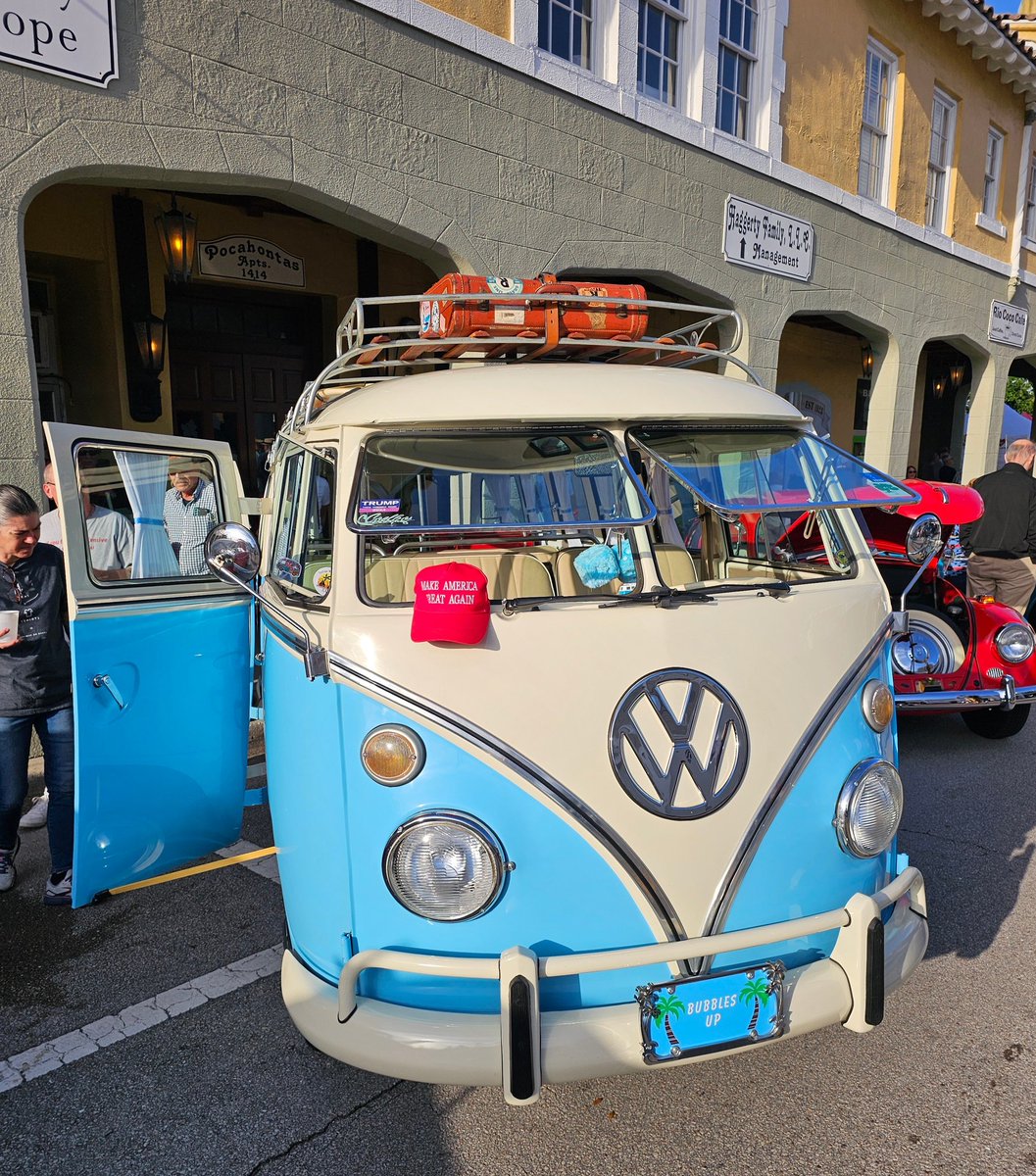 4BillLewis's tweet image. Downtown Friday at Main Street Vero Beach - classic cars, great crowd, and a perfect Florida evening. 🇺🇸
#GoodFriday #VeroBeach