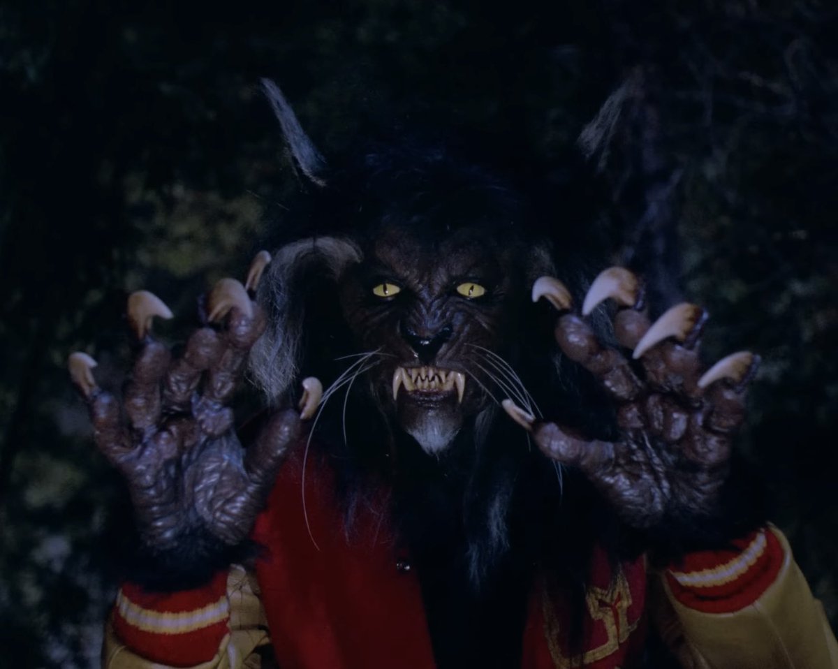 41 anos depois e o clipe de Thriller continua assustador pra cassete 

eu me cagava quando era criança