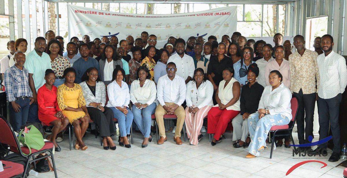 mjsacinfo's tweet photo. Le MJSAC a procédé à la clôture officielle de l’atelier de formation organisé, du 20 au 24 avril, à l’intention des responsables d’associations de jeunesse.
https://t.co/j2hmpZJxS5
@PresidenceHT @PrimatureHT @DUMAS_pythagore @followers https://t.co/S0RBWwl529