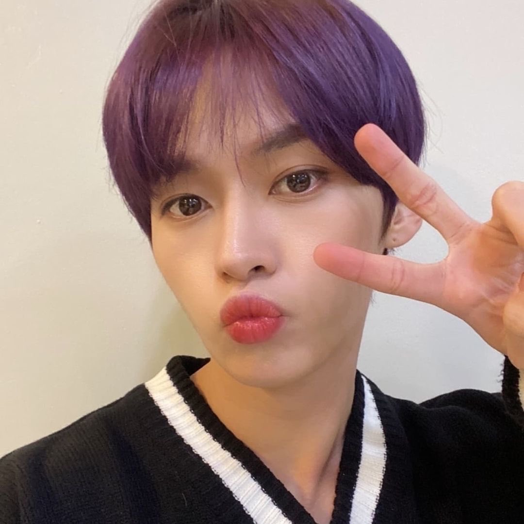 nawmiis's tweet image. wait hold up we lowkey twinning guys  🤤 

#ssd #stayselcaday #straykids #leeknow