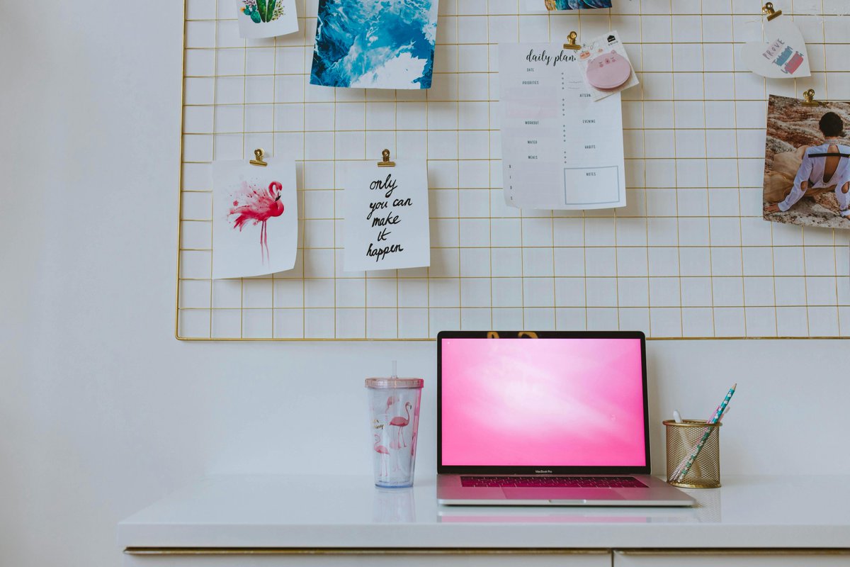 Hailey_Rowe's tweet photo. New Podcast: Vision Boards &amp; Becoming a Vision Board Coach With Hammock Way of Life

Link is: https://t.co/5NllRDeaRD https://t.co/PWMTW5TIPK