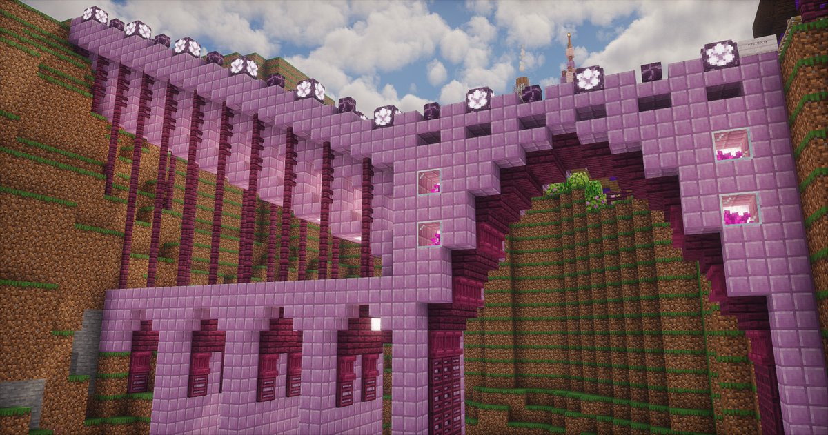 KiKi_BKGK's tweet image. 夜空の夏🌌洋風共有エリアにて、ちょいちょい道引いたり、橋建ててたりしてます☺️
お家がいっぱい建ってくると、小物置いたりして雰囲気作り上げるの好きなんだよね✨楽しい😆

#夜空の夏 
#minecraft建築コミュ 
#Minecraftbuilds