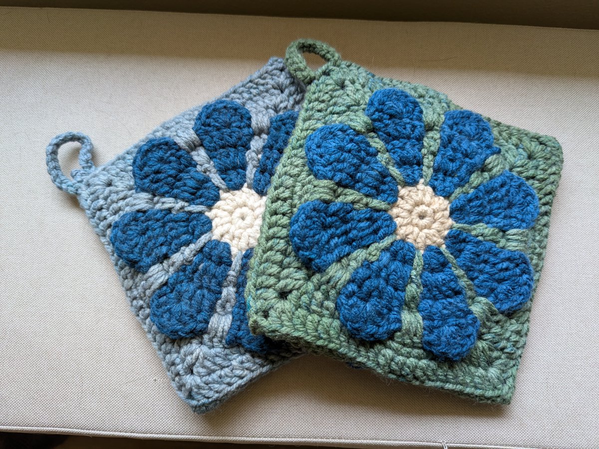 langer161's tweet image. Add a little country to your #kitchen this #Mothersday with this #chicken and pot holder set! 50% off for a limited time in my #etsy shop catscreationbylanger.etsy.com #handmade