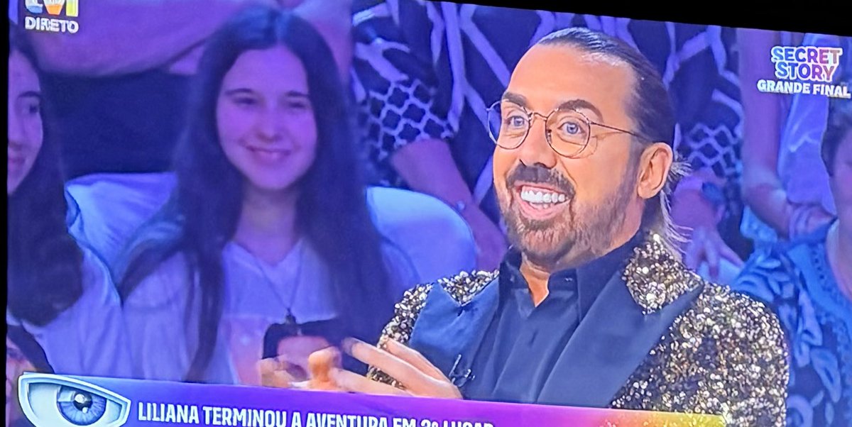 “Se eu ganhasse 100 mil euros cada vez que me meteram os cornos” o lambe botas é ESTUPIDO TODOS os dias fdx só diz MERDA #sstvi