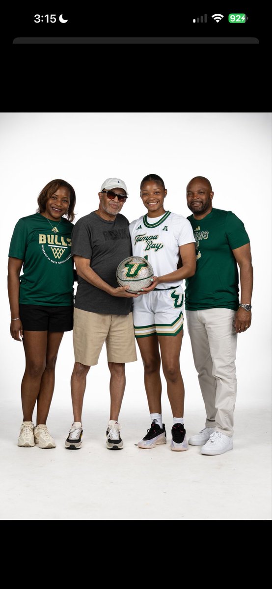 Savannah Curry tweet media