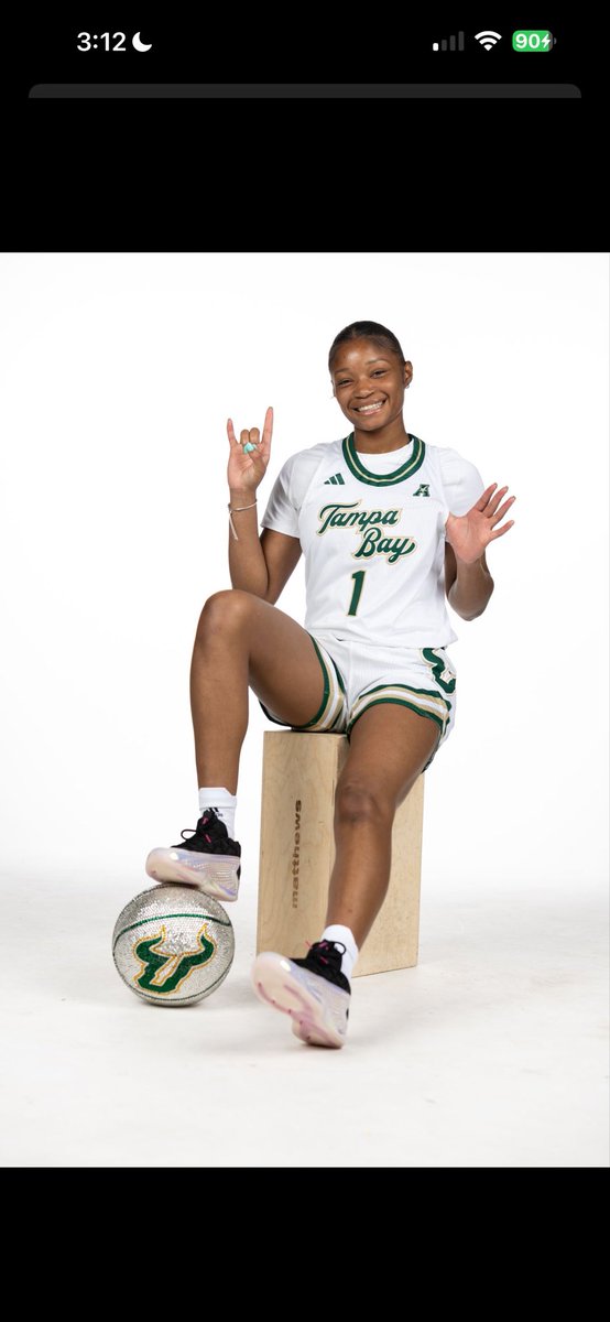 Savannah Curry tweet media