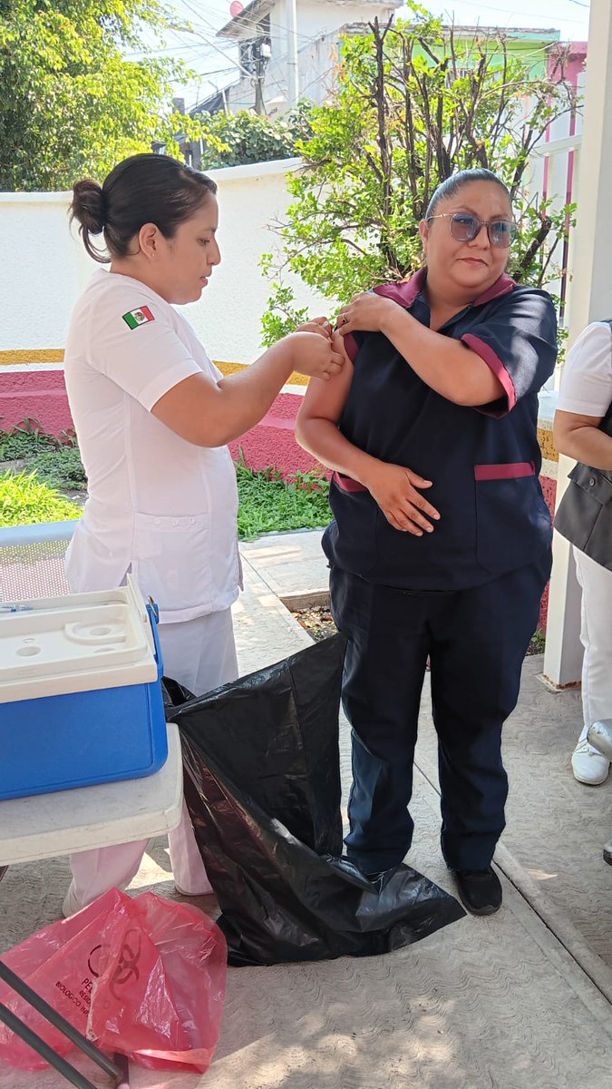 Issste_Morelos's tweet photo. 💉 En la UMF #Zacatepec se realizó una Feria de Salud para nuestras y nuestros derechohabientes.  

Servicios de vacunación, medicina preventiva e información para cuidar de la comunidad. 

#ISSSTE #Morelos #Prevención #Salud https://t.co/yMukSr4xRu