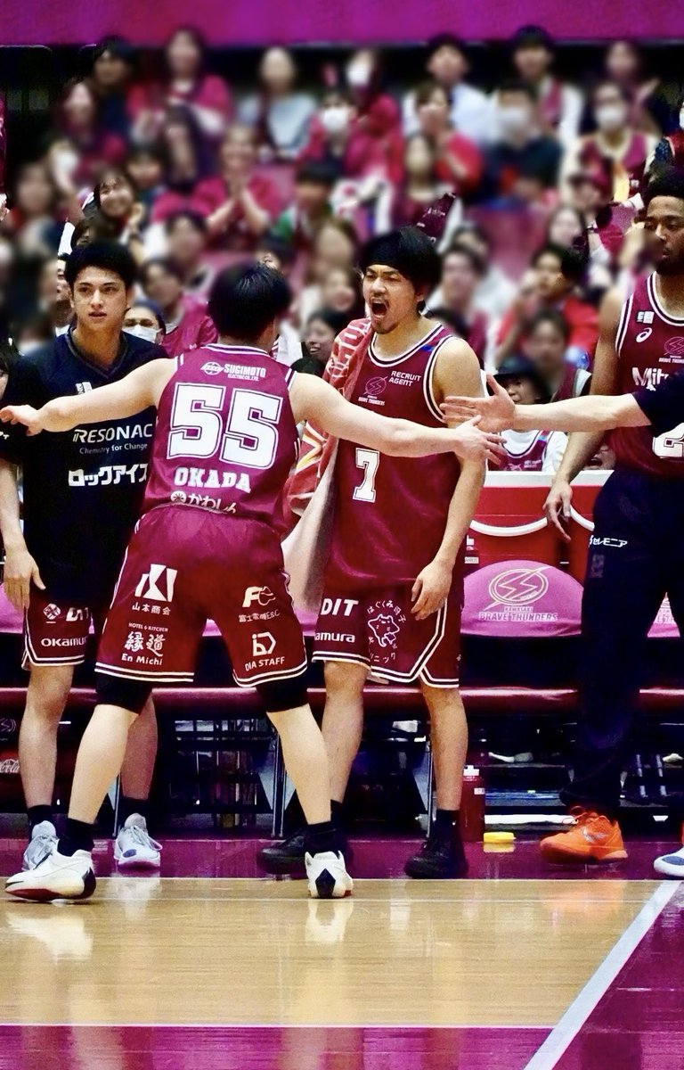 yumiiy_G's tweet photo. 今日も大声出していきましょー!
Let’s go ! サンダース✊🏼
#川崎ブレイブサンダース
#GAME_DAY⚡️🏀 https://t.co/KSPlwG64sc
