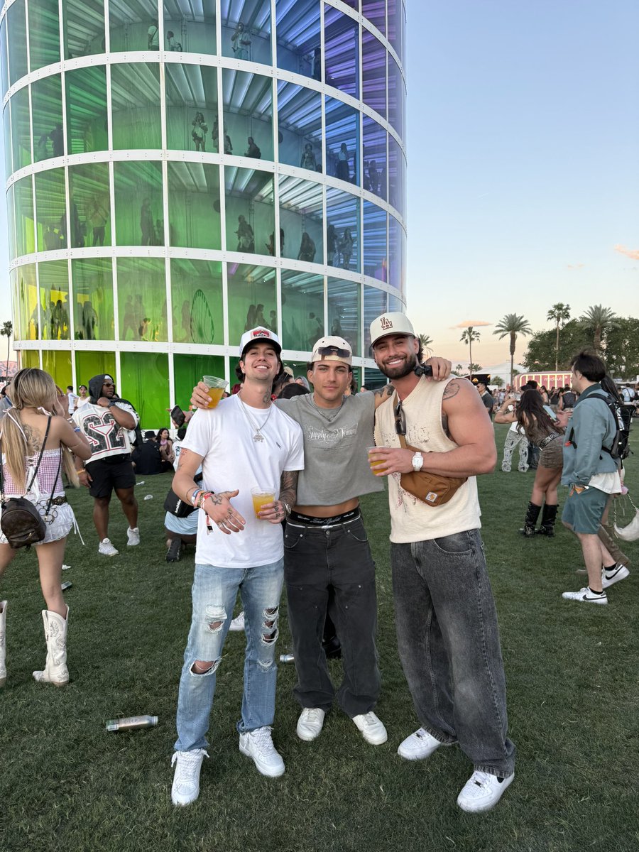 Romeobaca tweet media