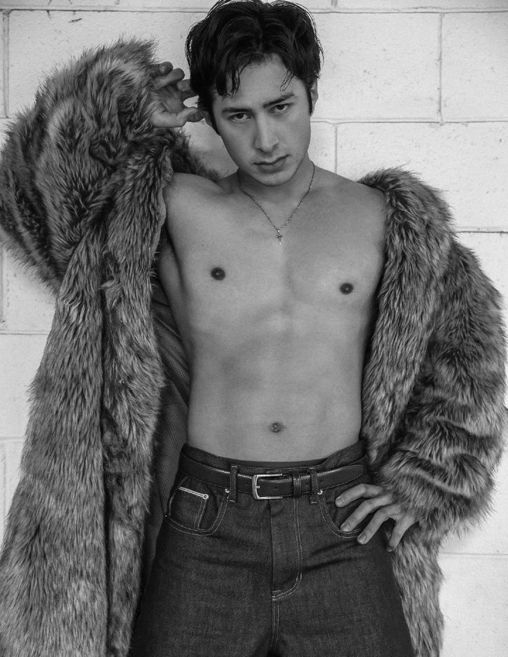 𝐒𝐇𝐀𝐍𝐄 tweet media