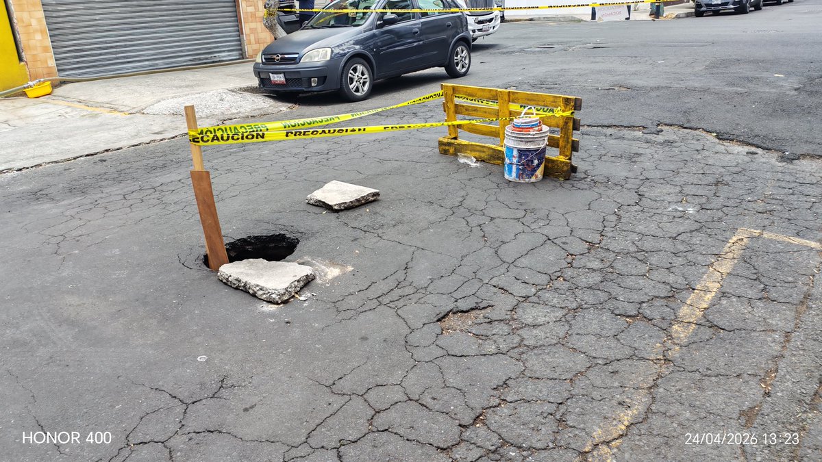 komando_2001's tweet photo. @Radio_Formula alcaldia Benito Juárez calles luis braille esquina Bolívar Colonia Independencia CP 03630 @BJAlcaldia ya lleva desde el lunes https://t.co/GbKwwGhl1u