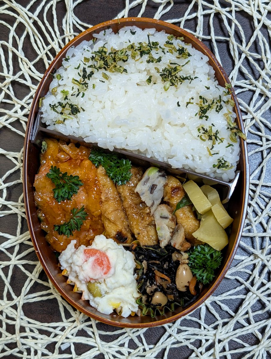 エビチリのソース美味しいな～夫のお弁当252 kitchenfufu.blog.jp/archives/46036…