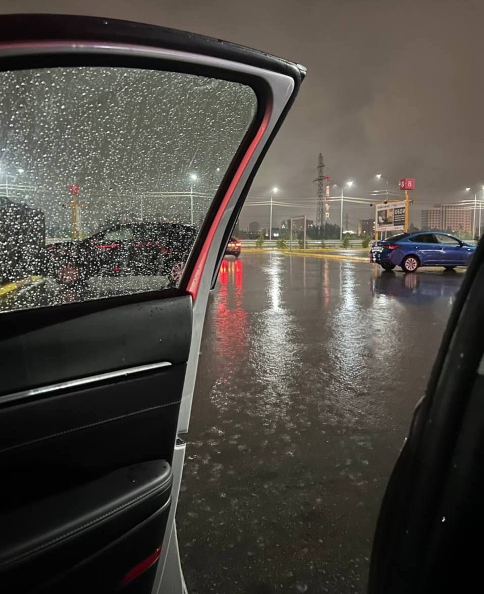 تشبه جمّال الليل والدنيْا مطر. 🥺🖤
