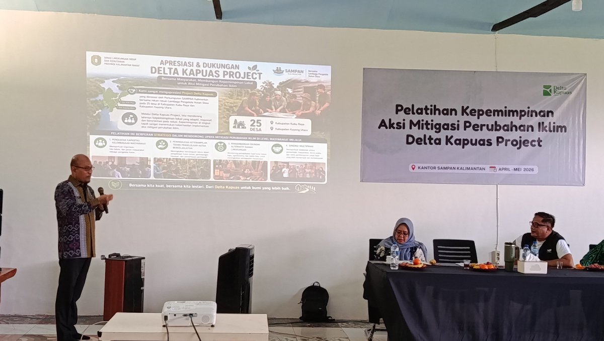 "Pelatihan ini bukan hanya ruang pembelajaran, tetapi titik awal lahirnya inisiatif nyata di tingkat desa untuk memperkuat aksi mitigasi perubahan iklim berbasis masyarakat di wilayah Delta Kapuas," Ir. Adi Yani, MH, Kepala Dinas Lingkungan Hidup dan Kehutanan <a href="/kalbarprovgoid/">PEMPROV KALBAR</a>