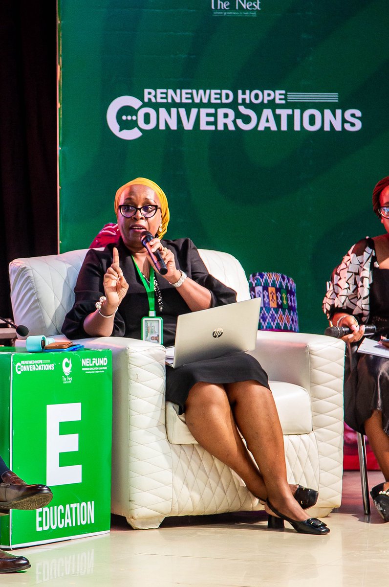 apcngyouthwing's tweet image. Policy in motion.

Ministers and agency heads engaging directly with students at the University of Abuja during the Renewed Hope Conversations yesterday.

#policytopossibility
#goviral
#uniabuja
#apcyouthwing
#youngprogressives