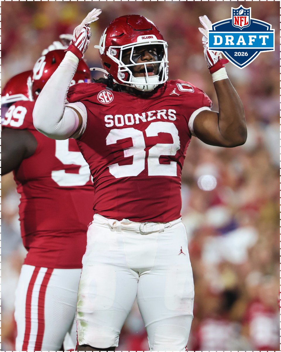 MySportsUpdate's tweet image. The #Chiefs are taking Oklahoma DE R Mason Thomas at No. 40.

At 6'2", 241, Thomas is an undersized edge who compensates with strong get-off, elite bend, and speed. He had 15.5 sacks over the last two years.