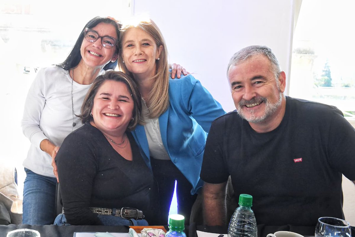 “Nuestro trabajo principal e histórico es terminar con esta pesadilla, y nada mejor para hacerlo que ofrecer un sueño y una alternativa para devolverle la esperanza al pueblo. El peronismo de la provincia de Buenos Aires va a ser el responsable de terminar con este modelo de