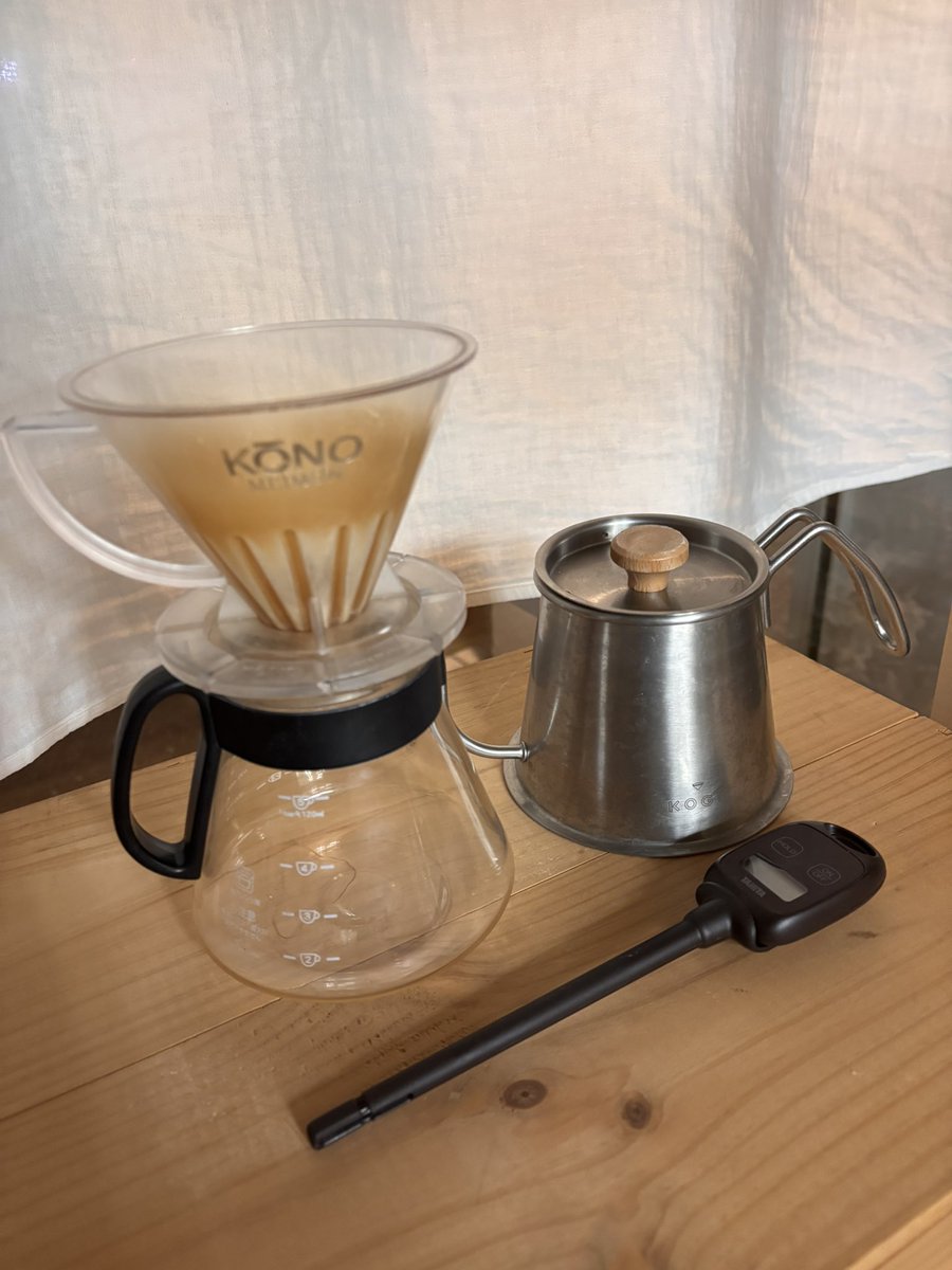 Ovenms's tweet photo. 9周年ウィーク、ご来店ありがとうございます！
9周年を記念して、吉祥寺のBLACKWELL COFFEE @blackwellcoffee さんにM's ovenブレンドを作っていただきました☕️
ドリップバッグを本日より発売いたします。
発売に伴いまして、本日の営業時間のどこかでコーヒーサンプリングを行います。 https://t.co/rnKiWizyQf