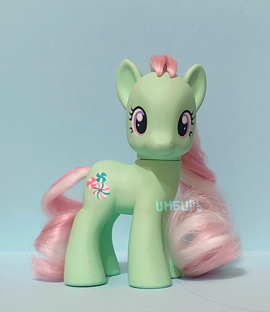 imbir_ooak's tweet image. I'll start from the very beginning, my very first works are prototypes on Minty, the first was made  in early May 2025, the second - on May 29, 2025🍬 🍭 🍭 #mylittlepony #custom #mlp
