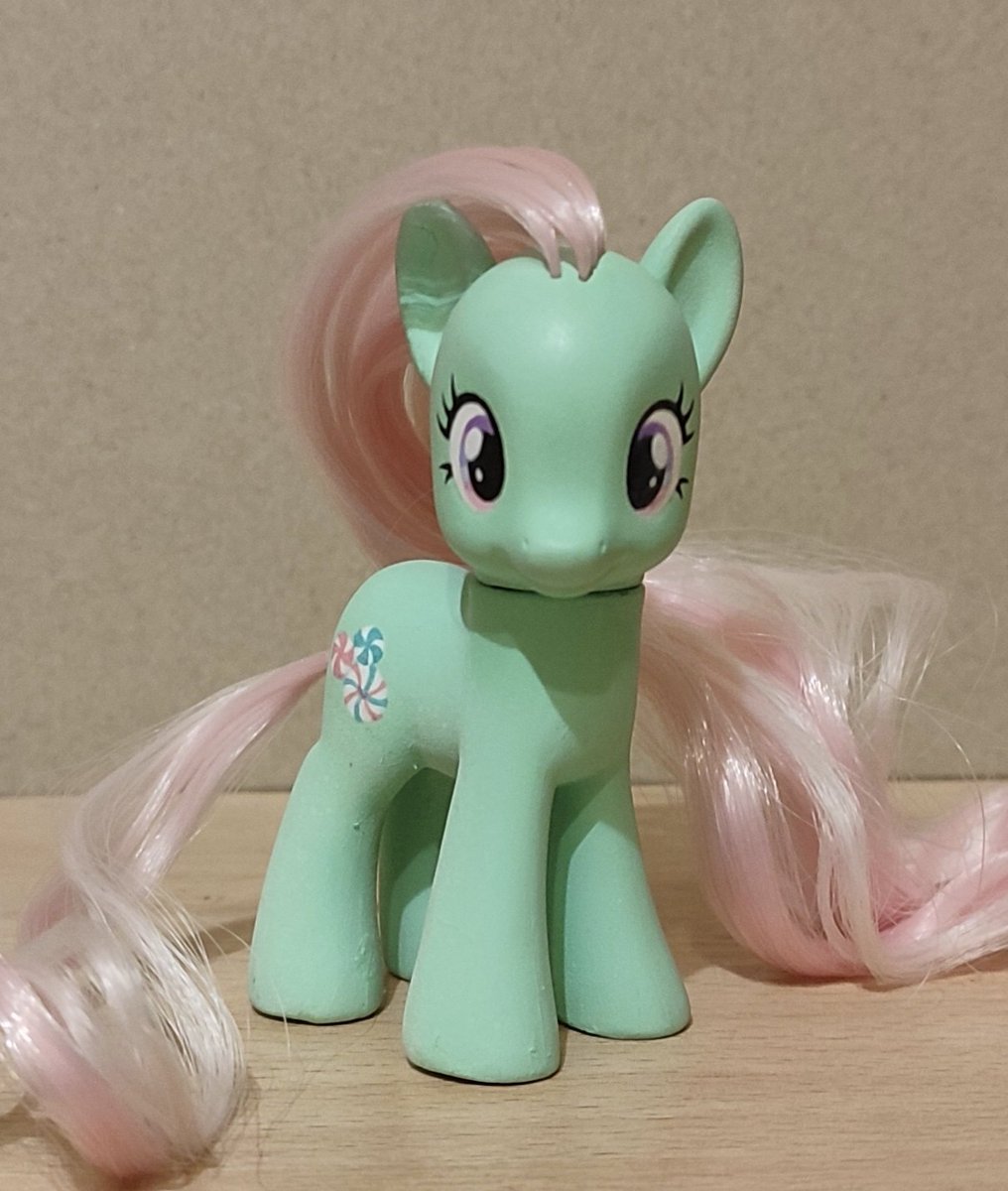 imbir_ooak's tweet image. I'll start from the very beginning, my very first works are prototypes on Minty, the first was made  in early May 2025, the second - on May 29, 2025🍬 🍭 🍭 #mylittlepony #custom #mlp