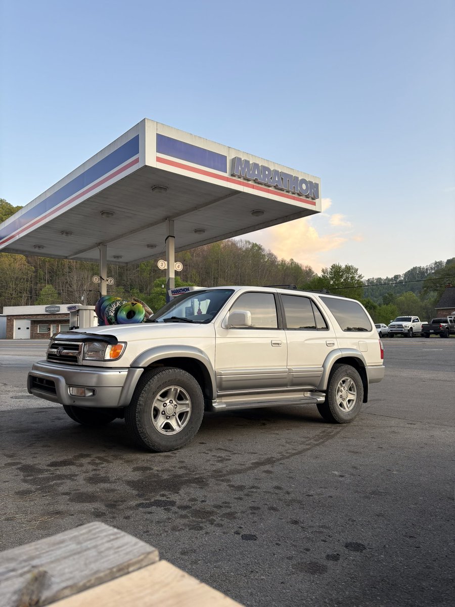 robcracks's tweet photo. #Expand the hell out of southern gas stations https://t.co/DwzJdopOkX