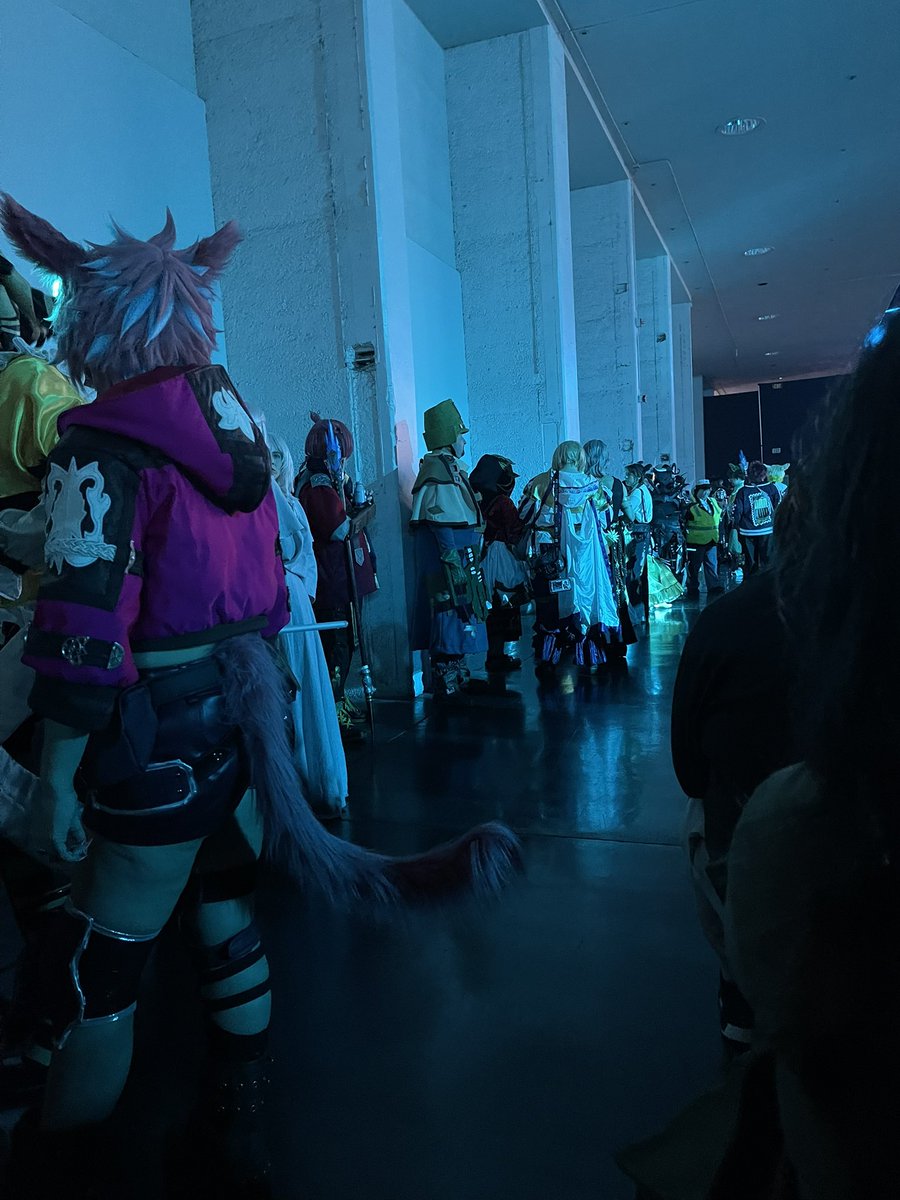 Arthlethal's tweet photo. FFXIV cosplayers are literally so inspirational when I see them IRL. I wanna give it a go one day… https://t.co/MmkVdLxKVN