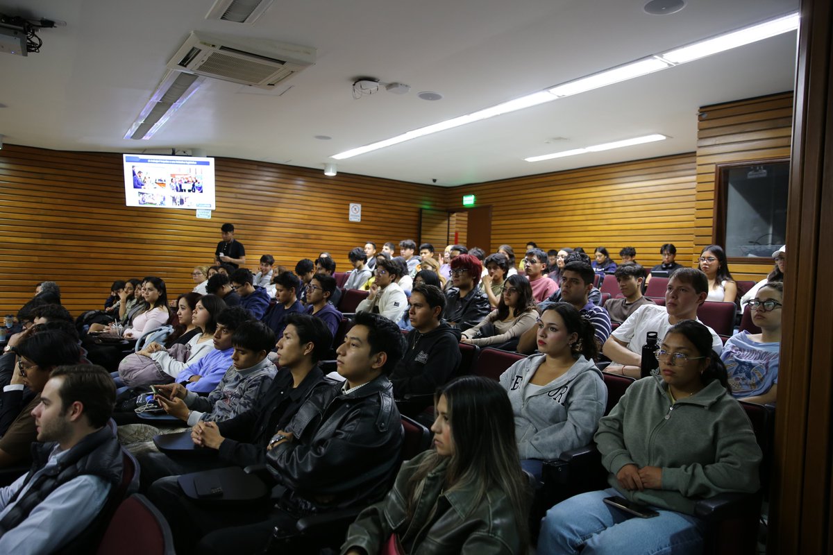 DerechoUNAMmx's tweet photo. Durante la conferencia “Derecho a la salud y cáncer: cómo la legislación puede transformar el acceso, la atención y resultados en México” 🩺 analizamos los retos del marco jurídico y su impacto en pacientes oncológicos y sus familias. https://t.co/gGk8PeoAyo